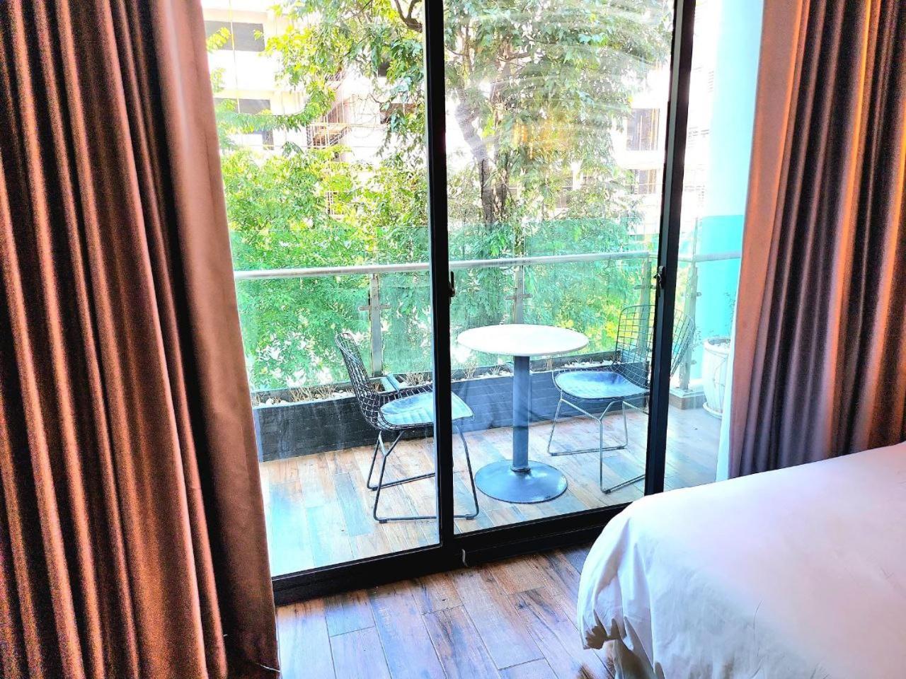Chilchill Hotel Riverside プノンペン エクステリア 写真
