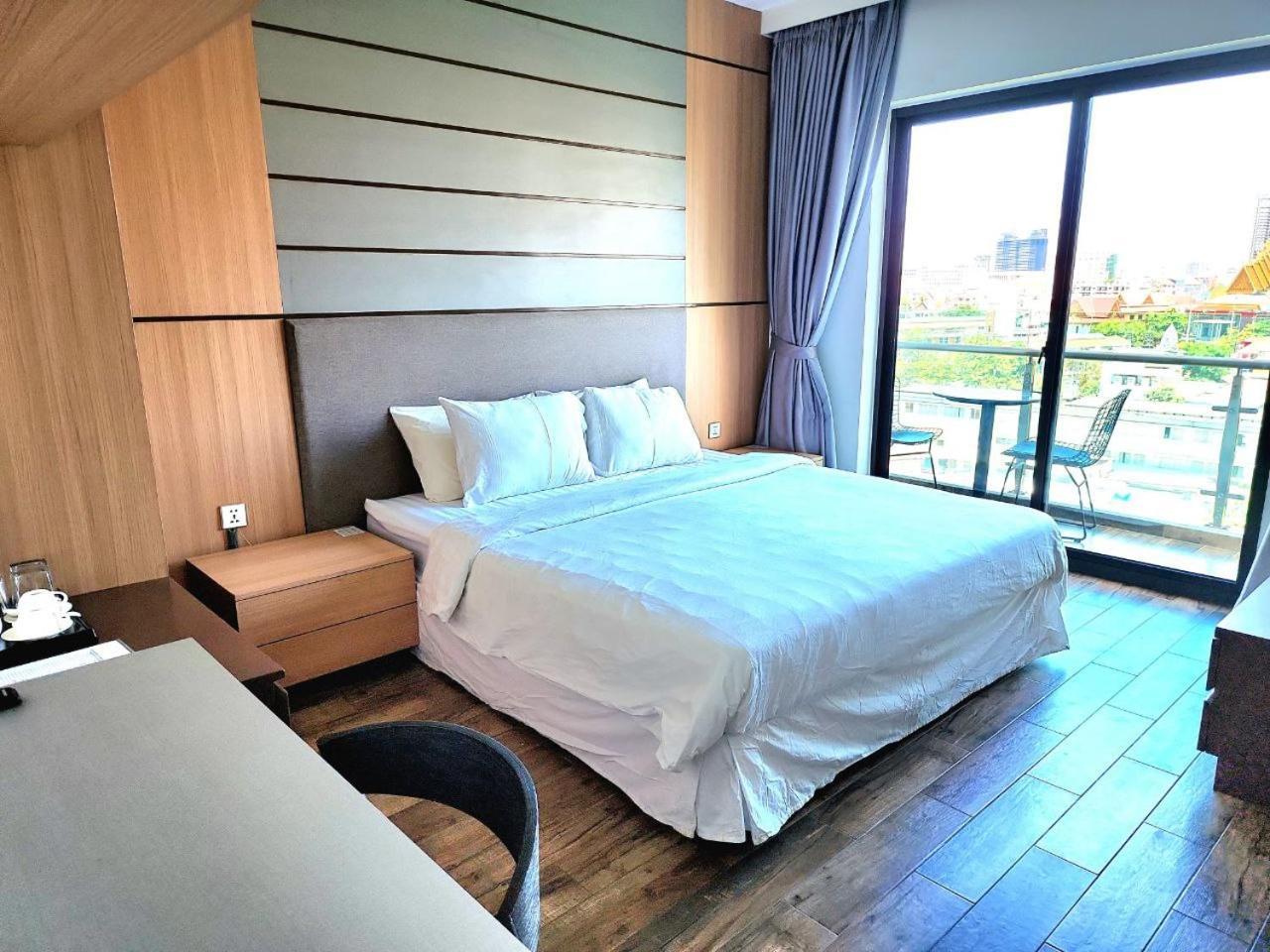 Chilchill Hotel Riverside プノンペン エクステリア 写真