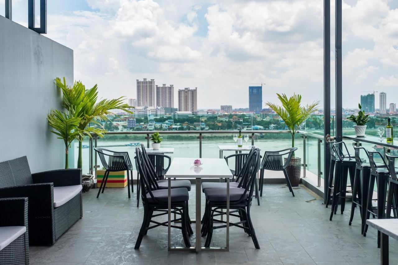 Chilchill Hotel Riverside プノンペン エクステリア 写真