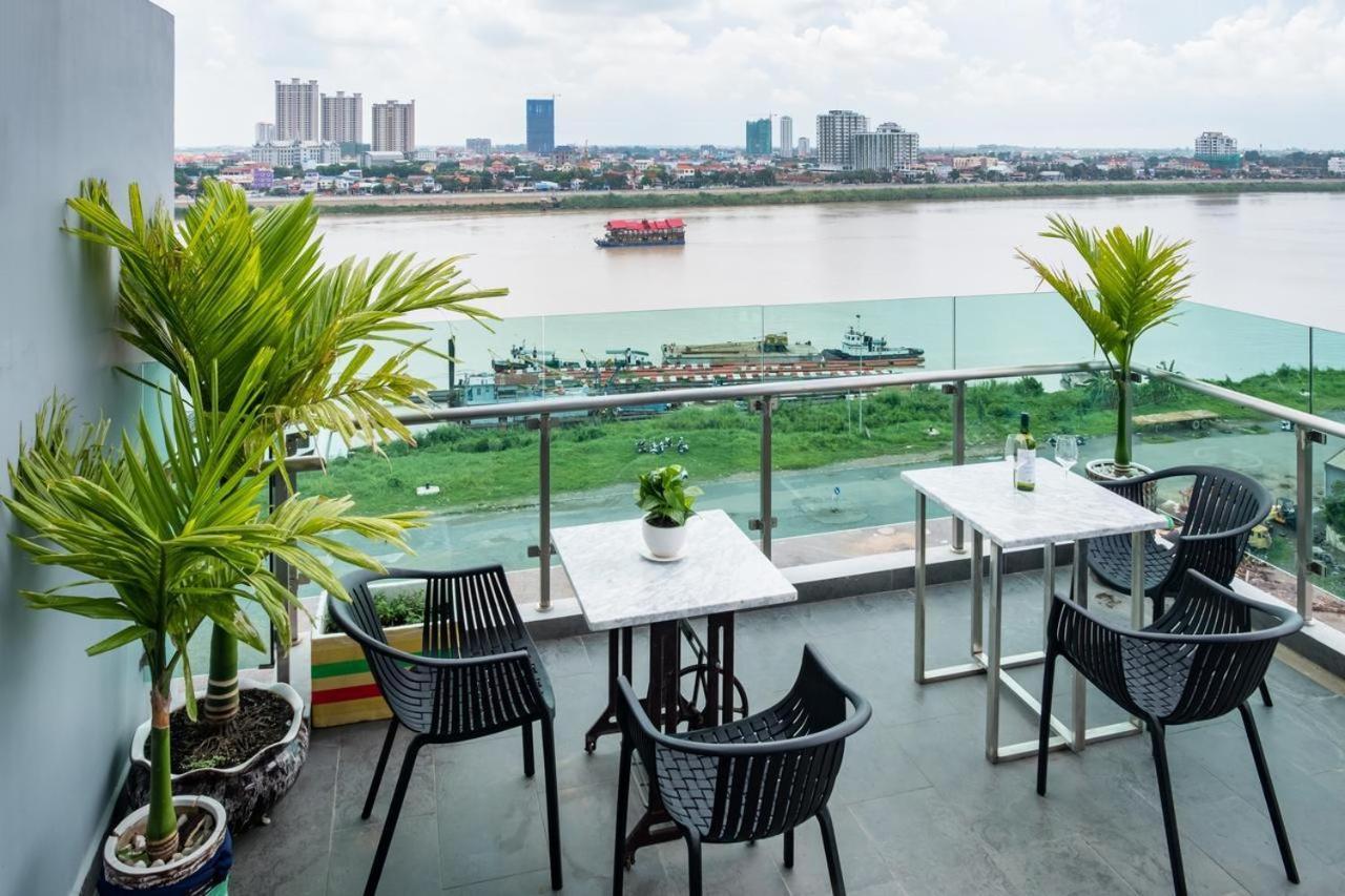Chilchill Hotel Riverside プノンペン エクステリア 写真